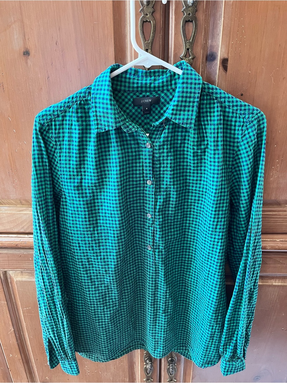J CREW. COLLARED BUTTON DOWN LONG SLEEVE SHIRT. SIZE 4. NAVY BLUE/GREEN CHECK